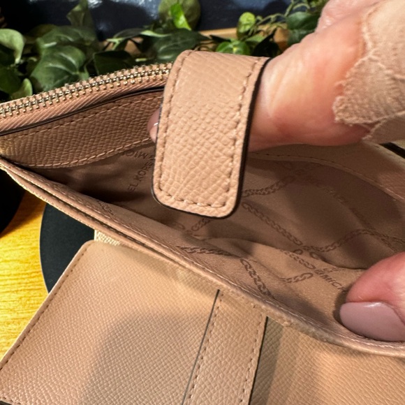 Michael Kors Adele Rose Gold Double Zip Wristlet/Wallet - Picture 6 of 10